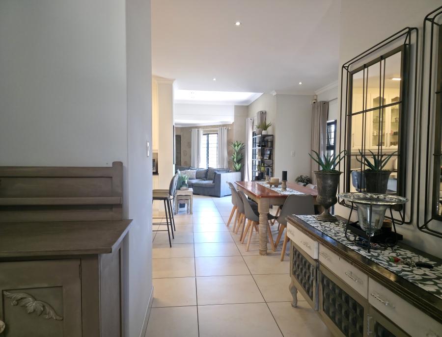 5 Bedroom Property for Sale in Wavecrest Eastern Cape